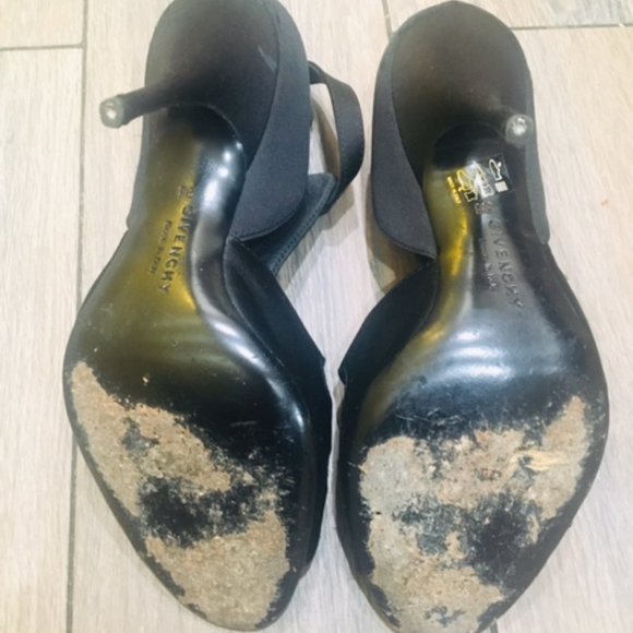 ⭐️SALE⭐️Authentic Givenchy Black Satin Crystal Buckle Open Toe T-Strap Sandals - Picture 4 of 7